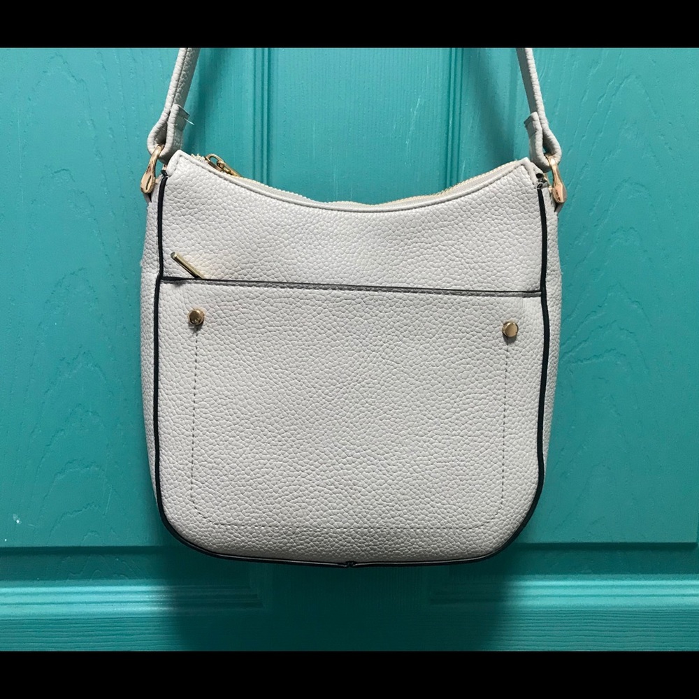 {3/$25!😻} Light Gray Vegan Cross Body Bag 💜